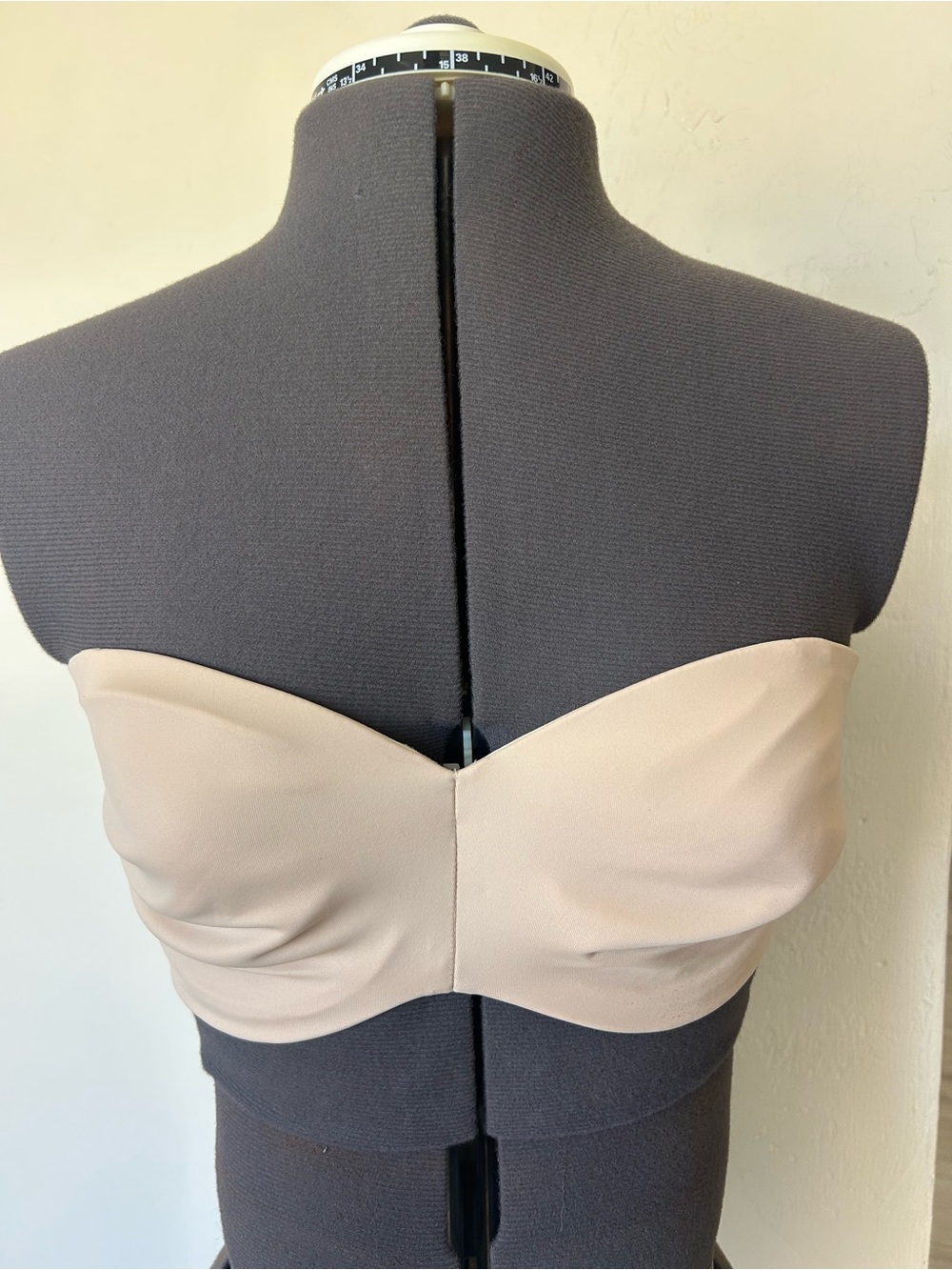 DELIMIRA Strapless Underwired Bra 36C Beige Hook & Eye Back Closure W592S (1981)
